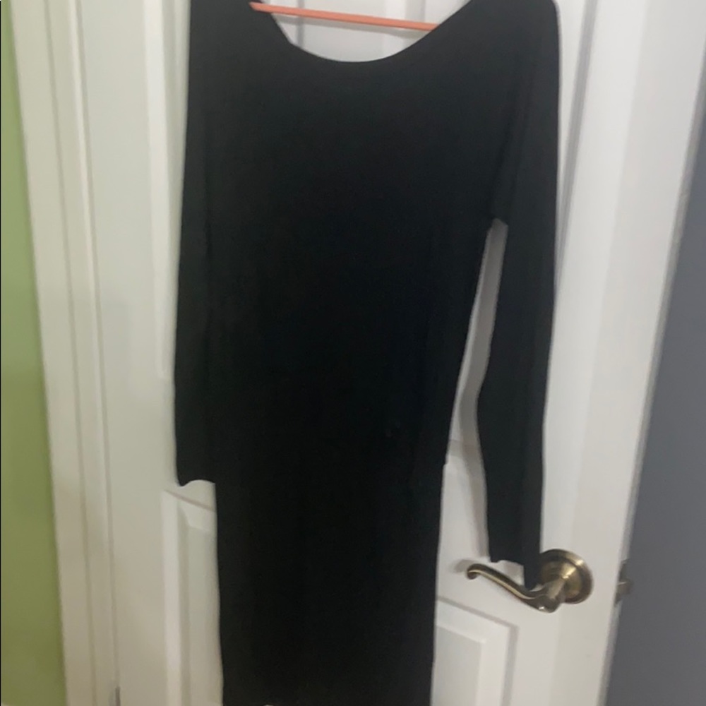 Simple Front Very Beautiful Back - image 4